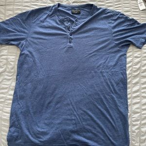 Goodlife Hanley
Sz L fits like a Medium